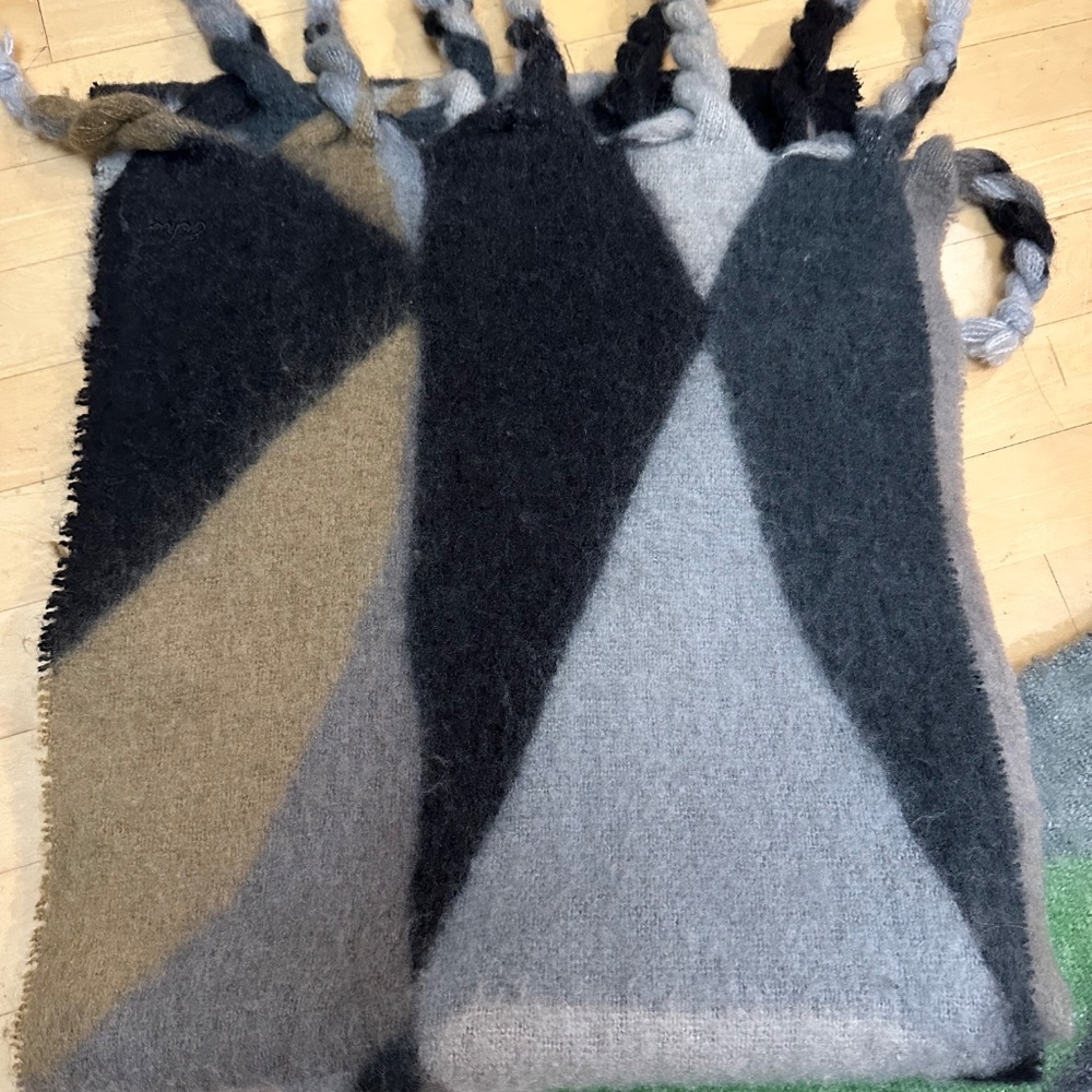 Echo  Triangle motif fuzzy scarf/wraps, 16" X 72", PG1476 - Picture 3 of 3
